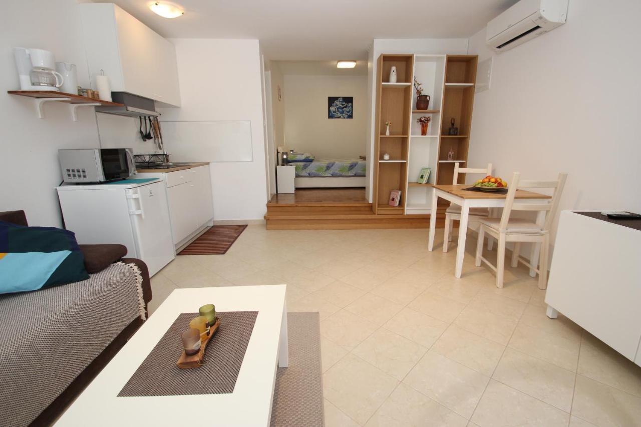 Apartment Luigi ポレッチ エクステリア 写真